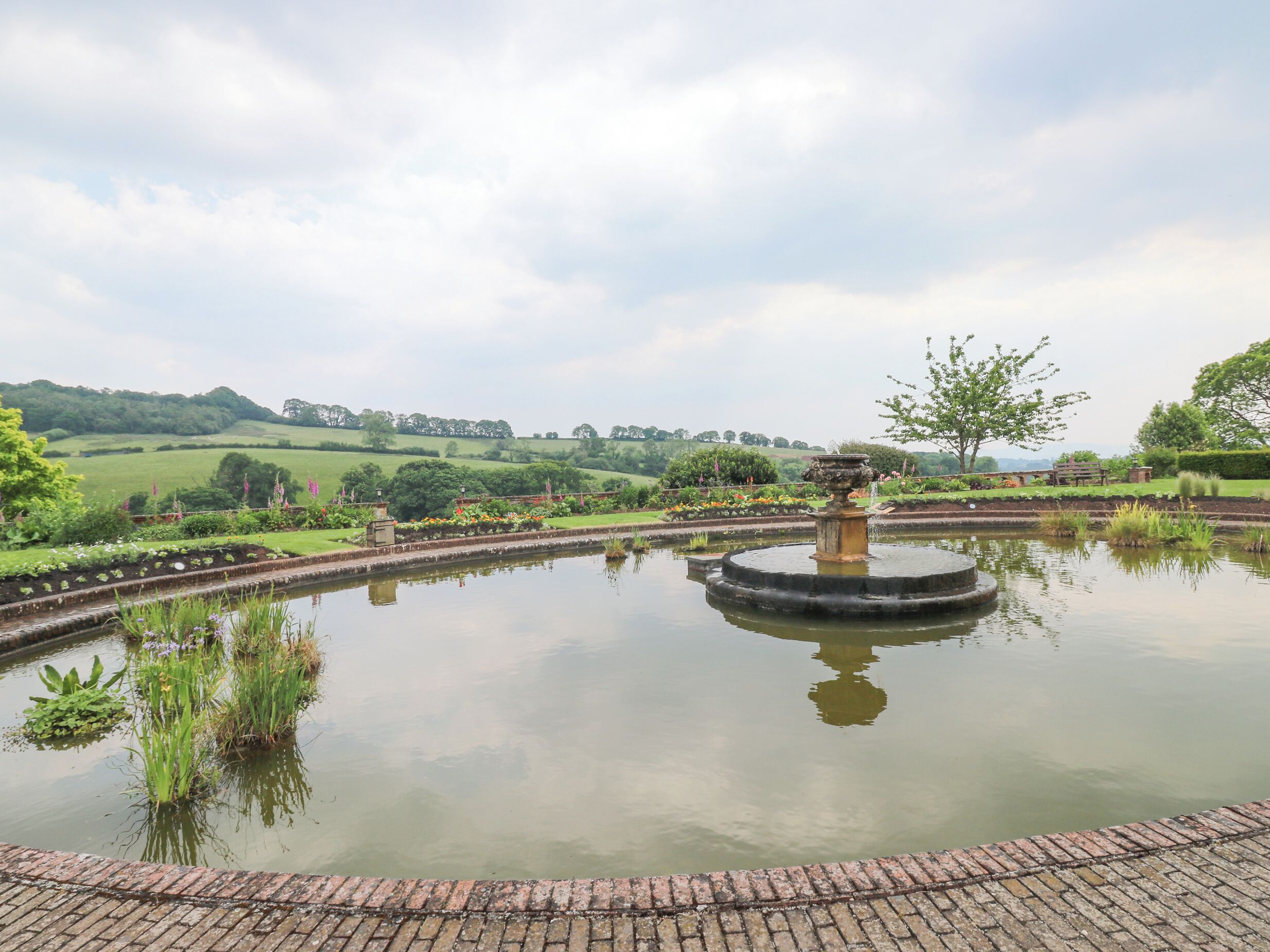 Cottage | Property grounds