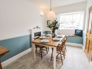 Een koelkast, een vaatwasser, een waterkoker