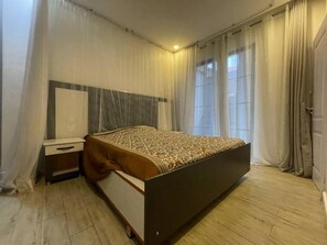 Blackout drapes, free WiFi - Lovely 3-Bedroom Apartment (Kigali)