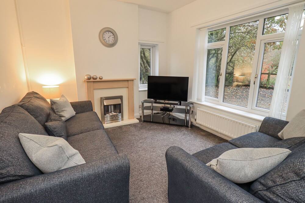 Jubilee Three Bedroom House Pet Free - Hackthorpe