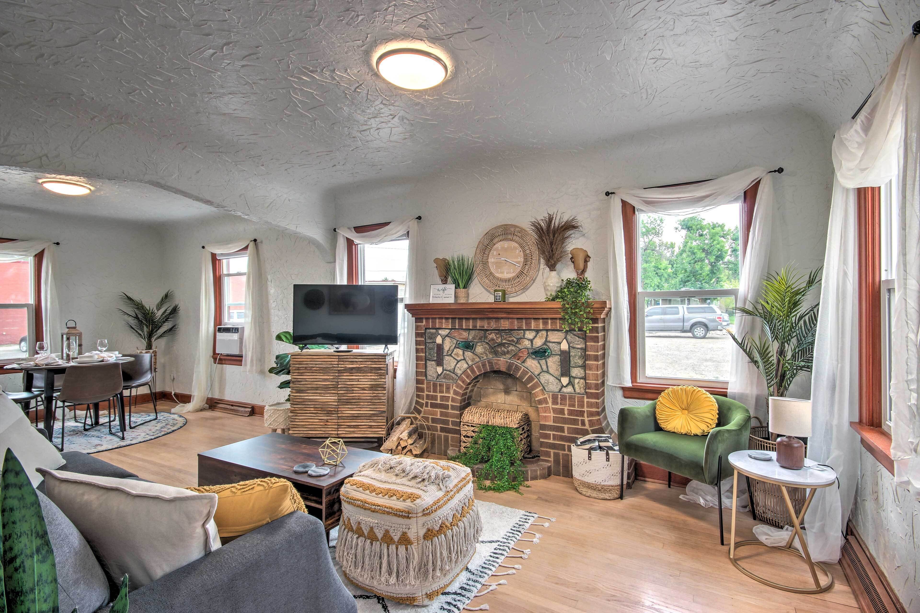 Renovated Laurel Apartment, Close to Downtown