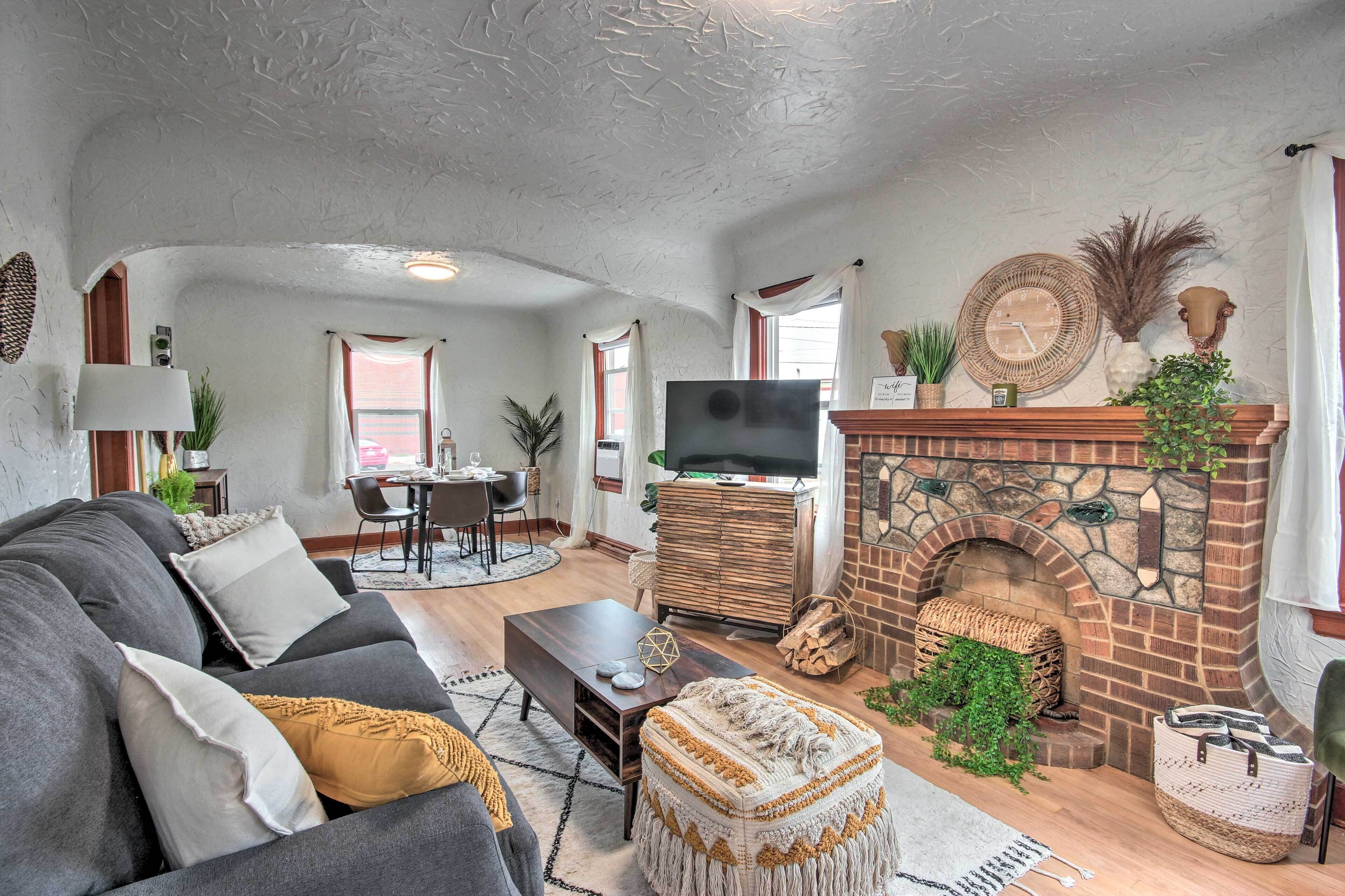 Renovated Laurel Apartment, Close to Downtown