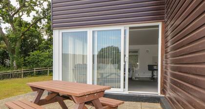 Harcombe House Bungalow 4