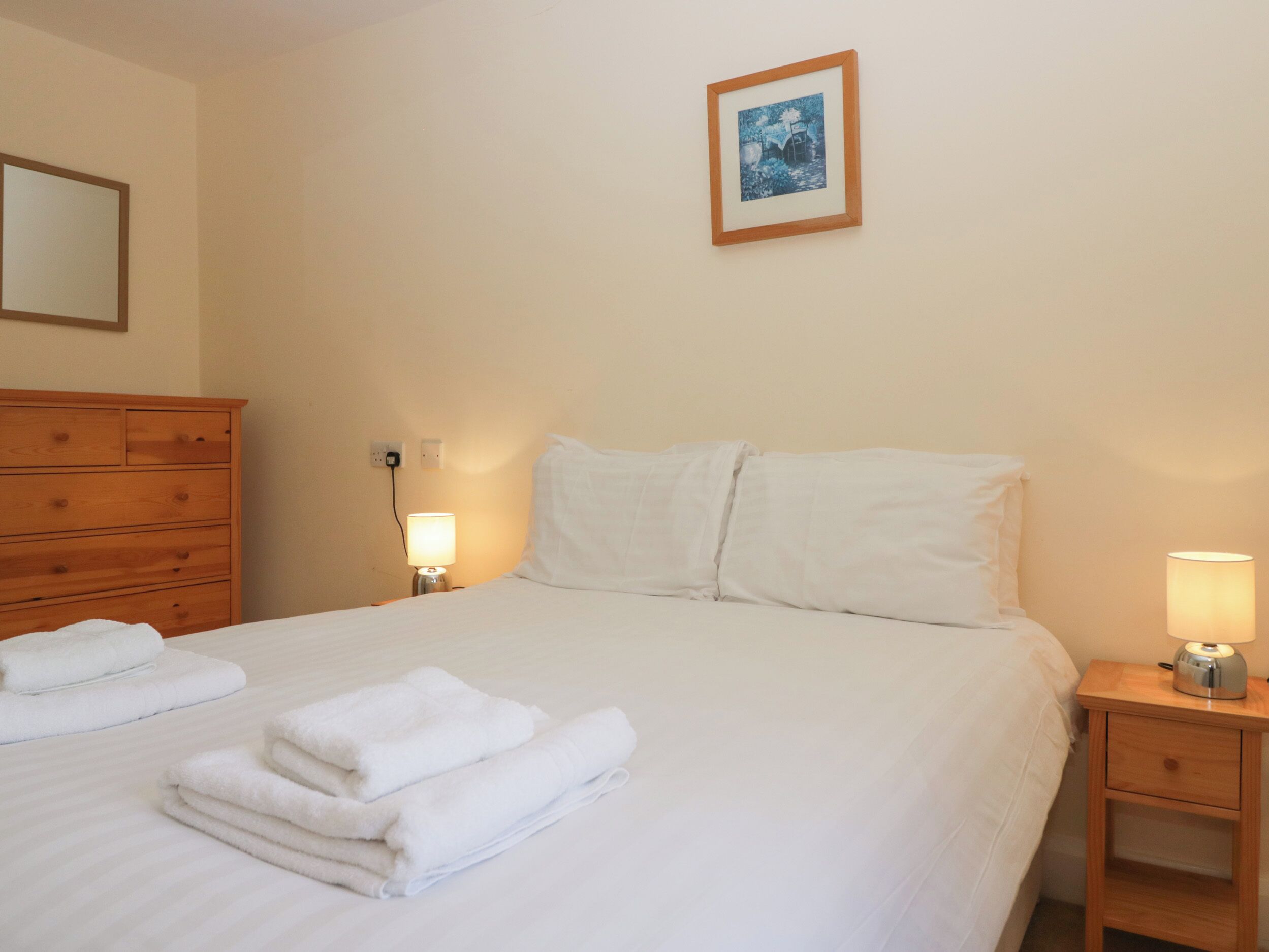 2 bedrooms, individually decorated, individually furnished