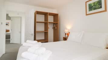 3 bedrooms, individually decorated, individually furnished, free WiFi
