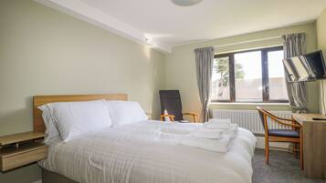Cottage | 3 bedrooms, individually decorated, individually furnished, free WiFi