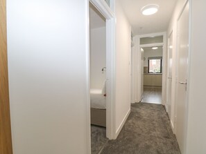 Cottage | Interior - Marine Court Three Bedroom Second-floor Apartment 32 (Littlehampton)