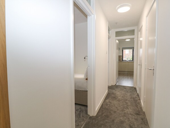 Cottage | Interior - Marine Court Three Bedroom Second-floor Apartment 32 (Littlehampton)