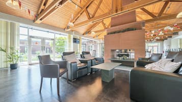 Cottage | Hall