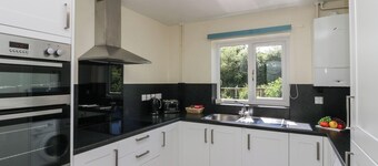 12 Eamont Park