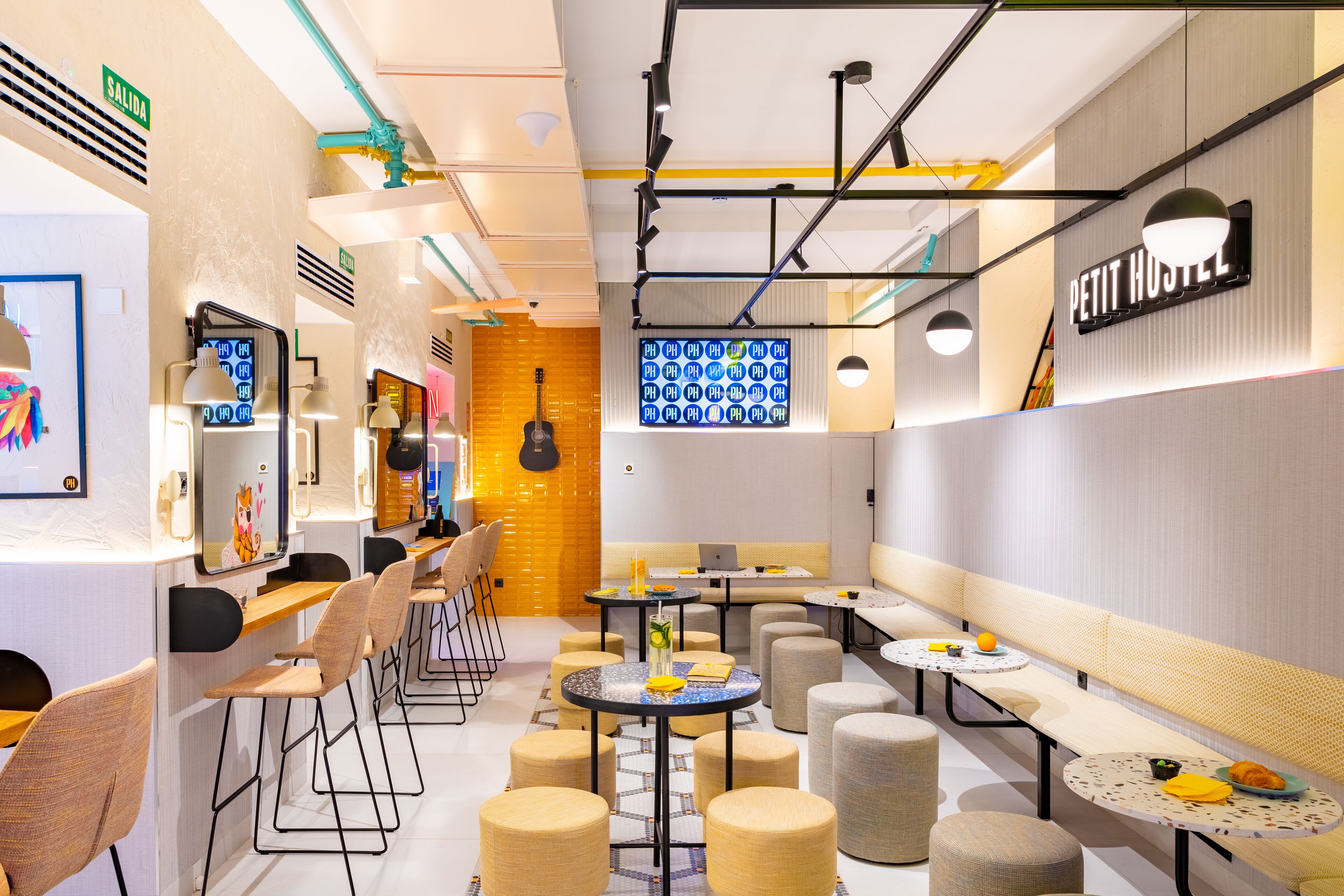 바(숙박 시설 내)