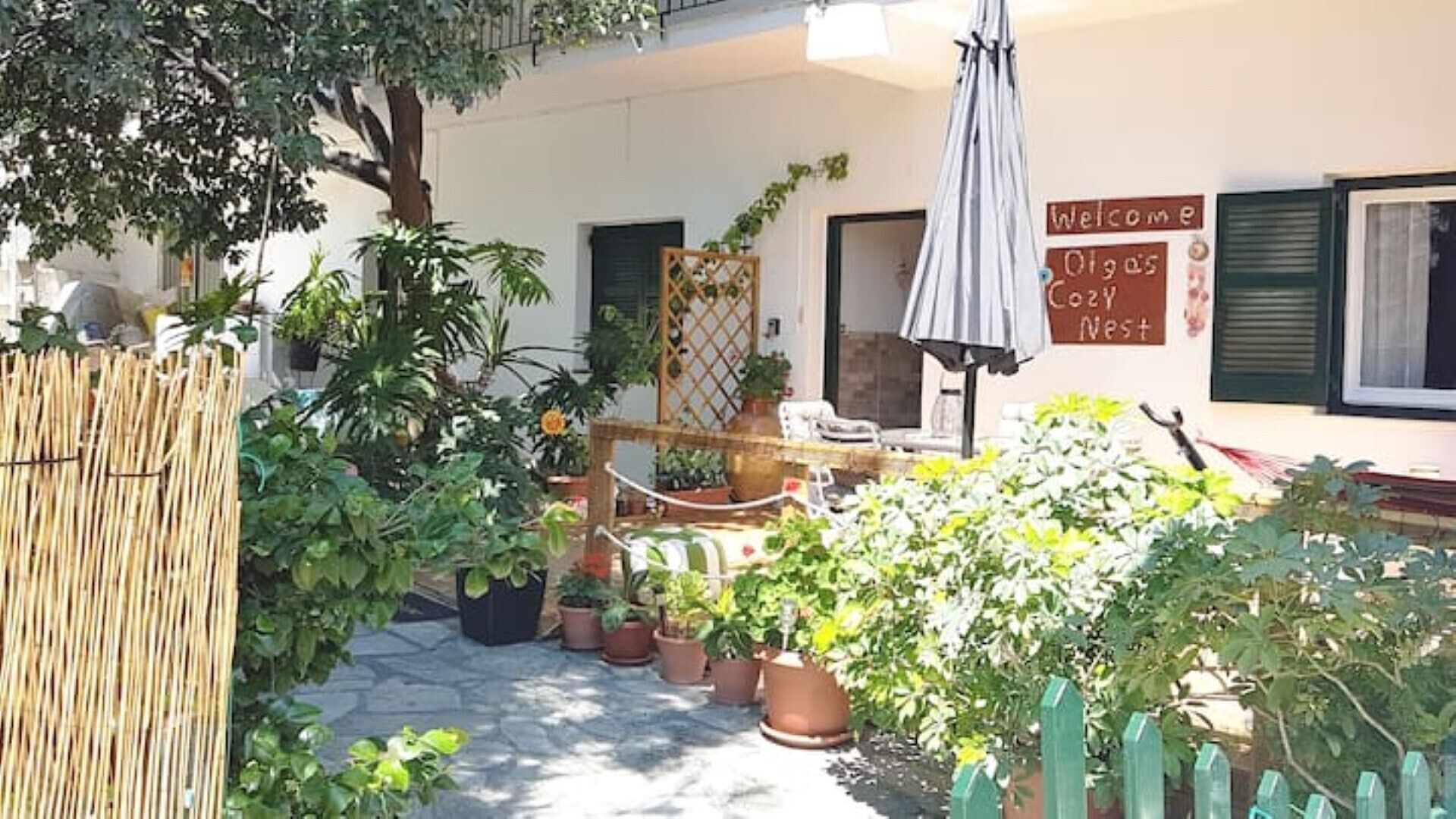 Olga's Cozy Nest , apartment in Ano Korakiana.