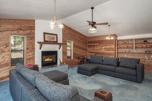 Studio (3 Bedrooms) | Fasilitas properti