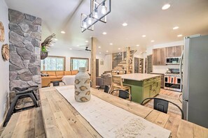 Interior - 22 Mi to Yellowstone! Swiss Cabin in Mack's Inn (Island Park)