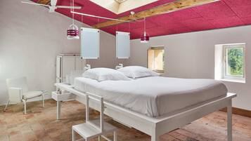 Double Room (Hielo) | Individually decorated, individually furnished, free cots/infant beds