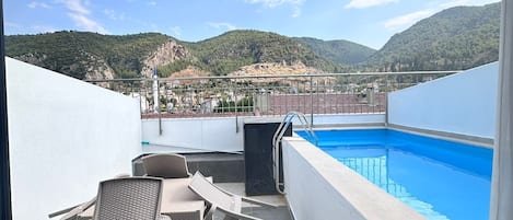 Traditional Apartment | Balcony view