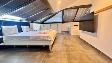 1 bedroom, iron/ironing board, free WiFi, bed sheets