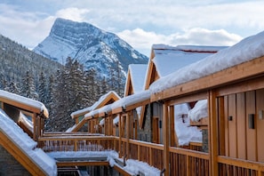 Property grounds - New Banff Apartment | 1 Minute from the Centre! (Banff)