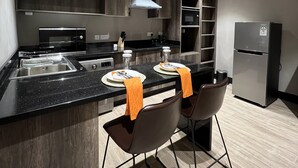 Private kitchen - Sincerely Yours Suites and Serviced Apartments (Nairobi)