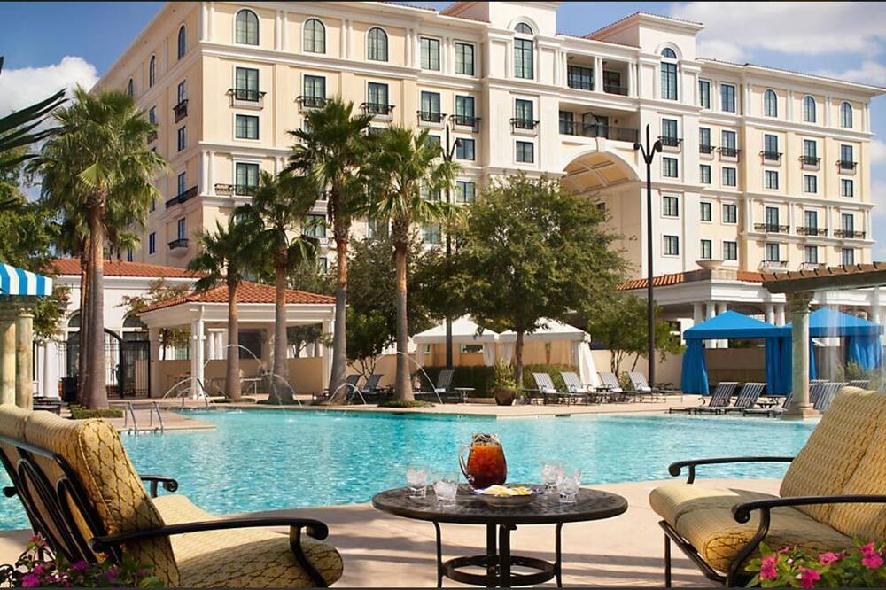 Experience the Éilan Hotel & Spa in San Antonio