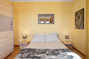 1 chambre, fer et planche à repasser, Wi-Fi gratuit, draps fournis
