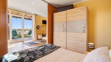 1 bedroom, iron/ironing board, free WiFi, bed sheets