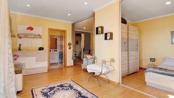 1 soverom, strykejern/-brett, wi-fi (inkludert) og sengetøy