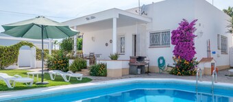 Casa de vacaciones 'Marblau 1' cerca de la playa con piscina y Wi-Fi