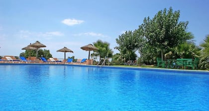 Studio Apartment with Mountain View & Shared Pool