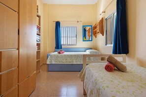 2 bedrooms, iron/ironing board, bed sheets - Vacation Home Finca El Pizarro with Sea View, Pool & Garden (Arico)