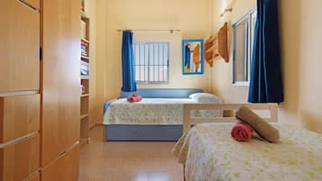 2 Schlafzimmer, Bügeleisen/Bügelbrett, Bettwäsche