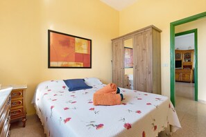 2 Schlafzimmer, Bügeleisen/Bügelbrett, Bettwäsche