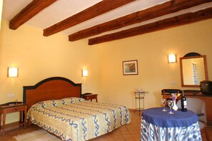 1 chambre, Wi-Fi gratuit, draps fournis