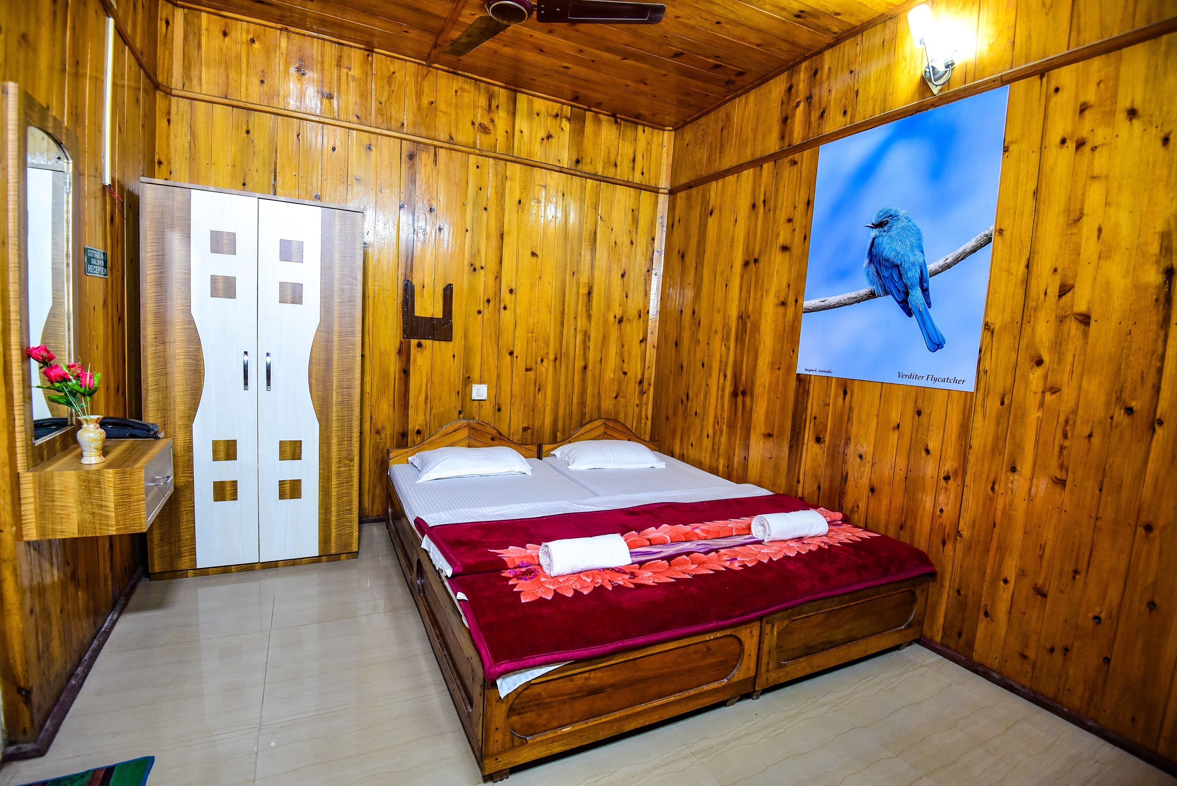 Free WiFi, bed sheets