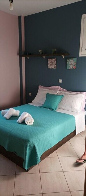 2 chambres, fer et planche à repasser, Wi-Fi gratuit, draps fournis