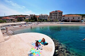 Beach - Apartments Postira uz More (Postira)