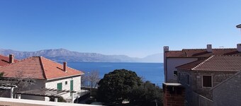 Apartments Postira uz More