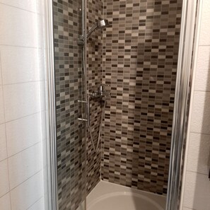 Apartment (A1) | Bathroom | Shower