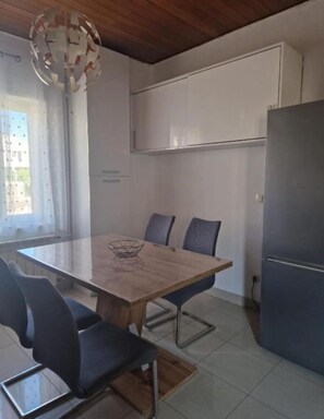 Apartment (A1) | Dining - Apartments Postira uz More (Postira)