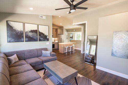 *Brand New* Modern Luxury Downtown Loft with AC!!!