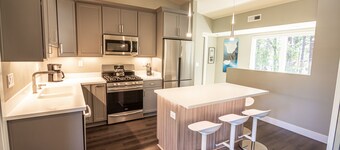 *Brand New* Modern Luxury Downtown Loft with AC!!!