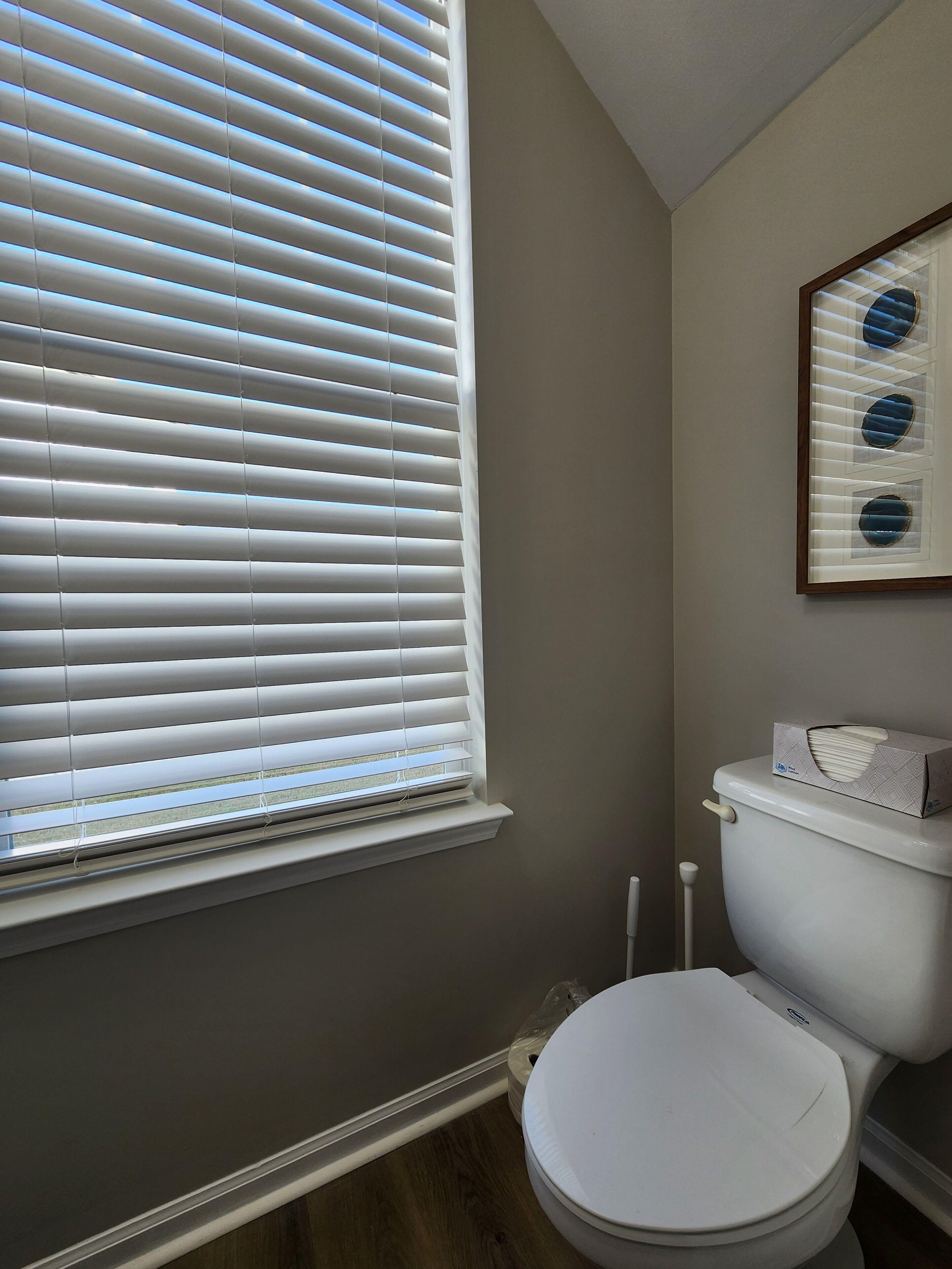 Comfortable Luxury~2 miles from Square! Close to MTrade! Spring Season Open Now!