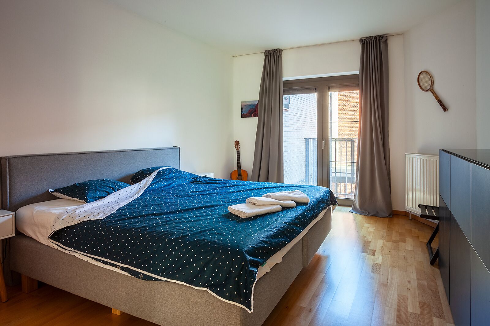 *Spacious modern an apartment in city center*