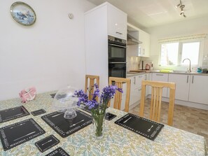 Cottage | Private kitchen - Bella Vista (Chichester)