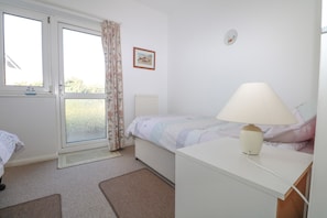 4 habitaciones, decoración personalizada y muebles diferentes