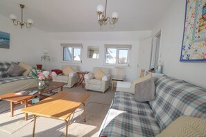 Living room - Bella Vista (Chichester)