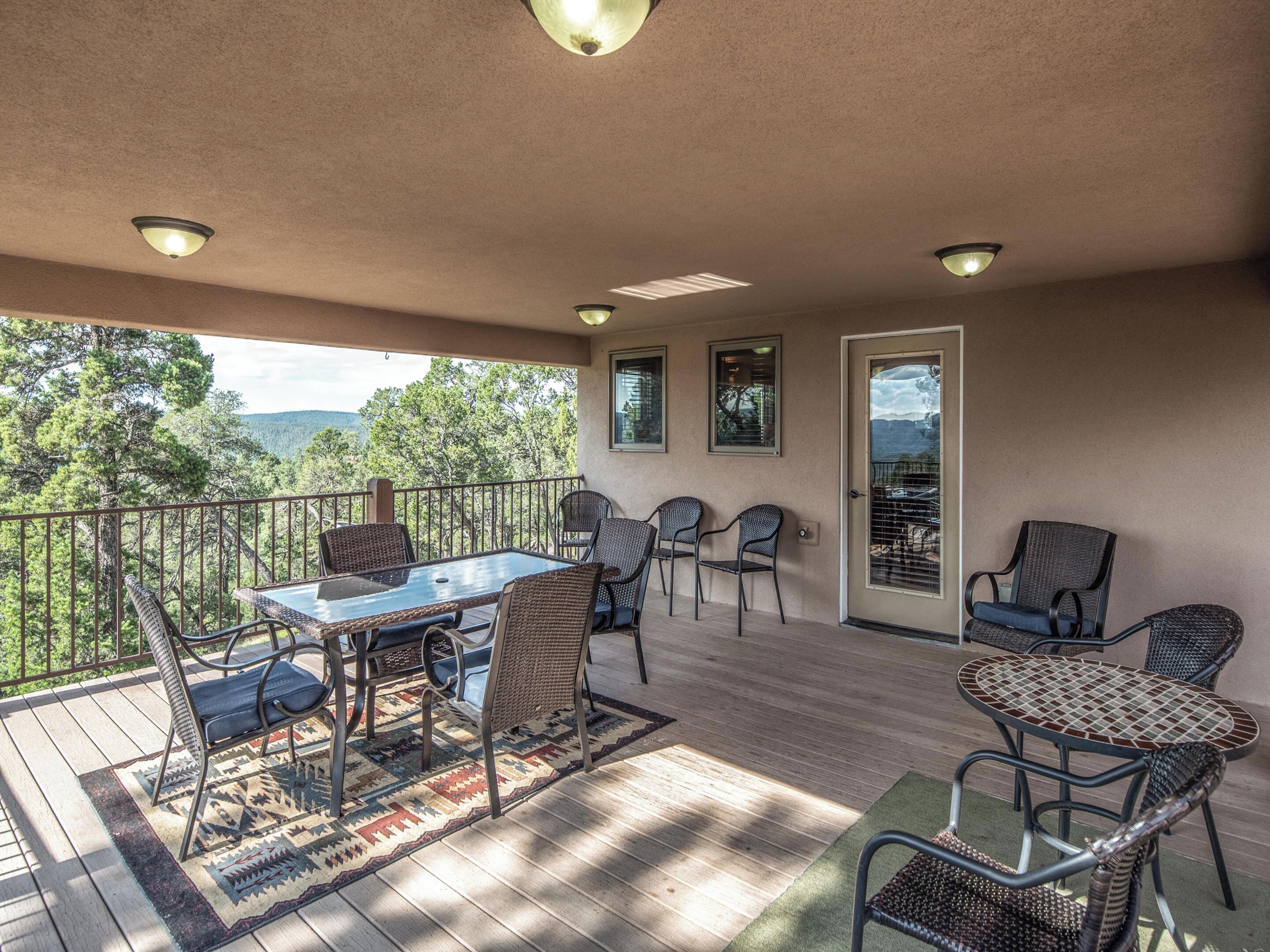 Studio (6 Bedrooms) | Property amenity