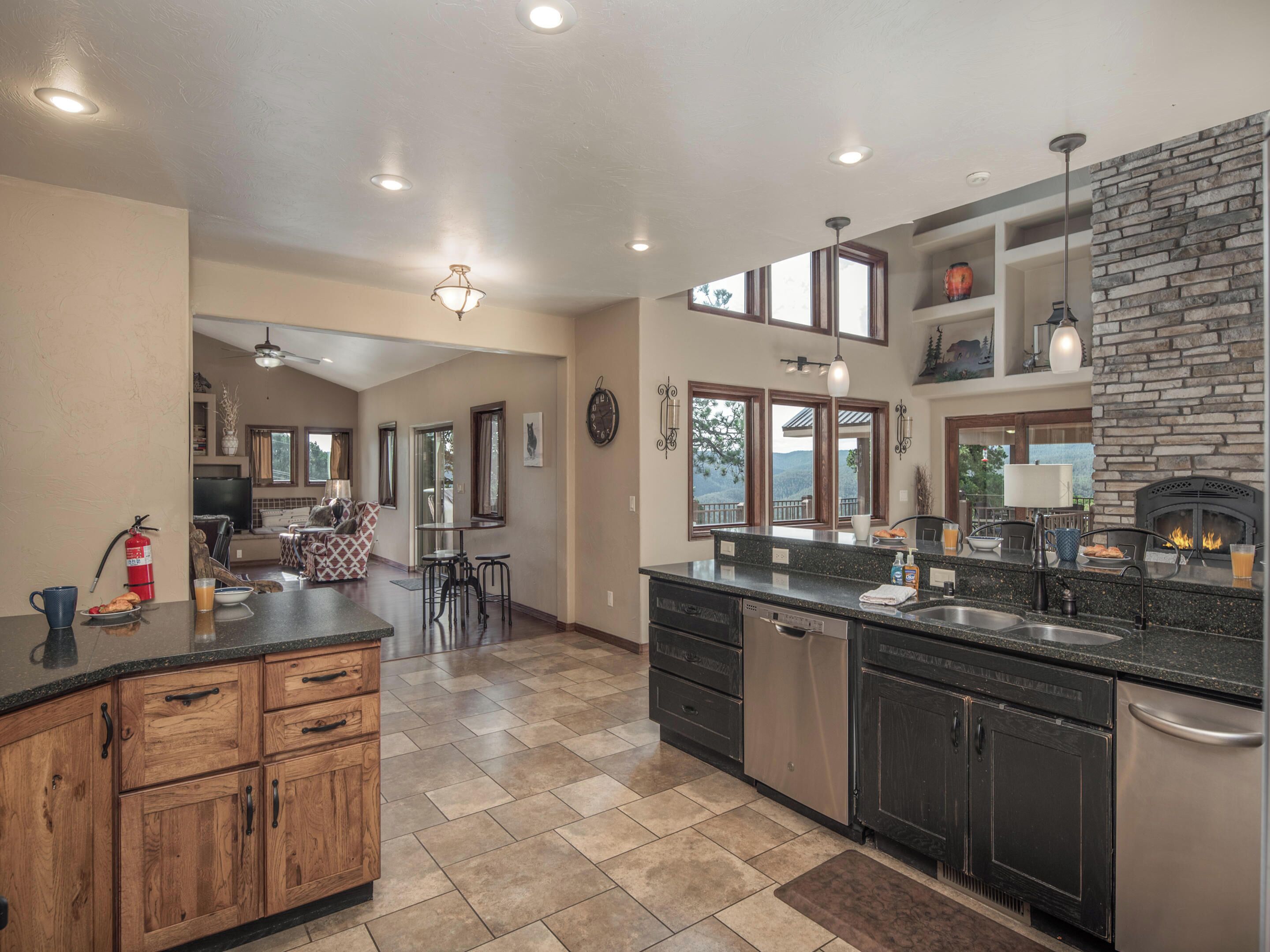 Studio (6 Bedrooms) | Property amenity