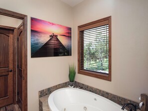 Studio (6 Bedrooms) | Tiện nghi, dịch vụ nơi lưu trú