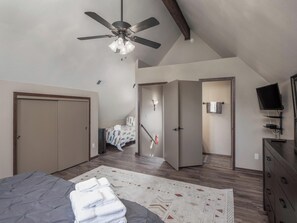 开间 (6 Bedrooms) | 住宿服务设施